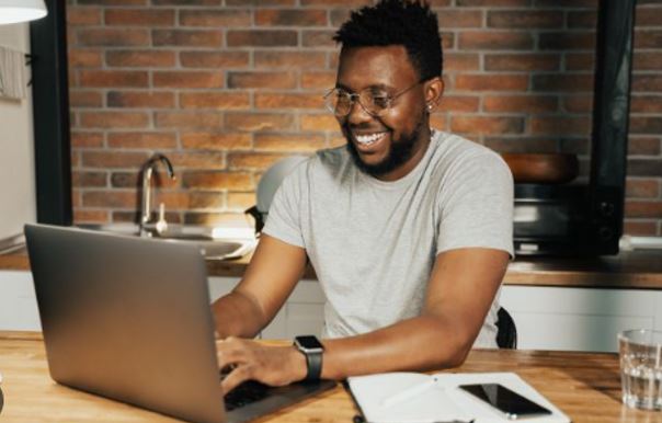 Freelance Opportunities for Students in Nigeria - social media management and web development