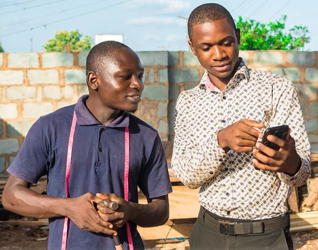 Nigerian student working from home online